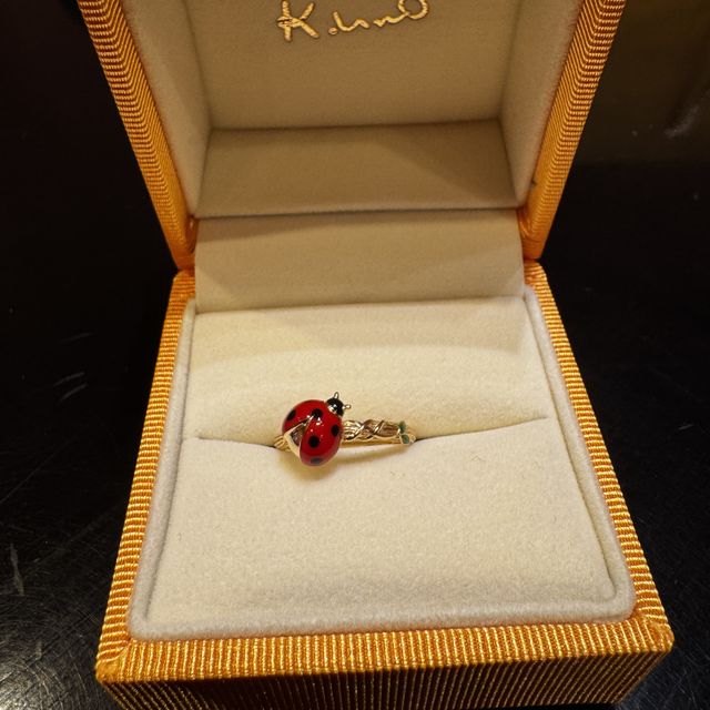 【ケイウノ ブライダル(K.UNO BRIDAL)の口コミ】 ケイウノでオーダーメイドした結婚指輪は、デザインの自由度が抜群です。…