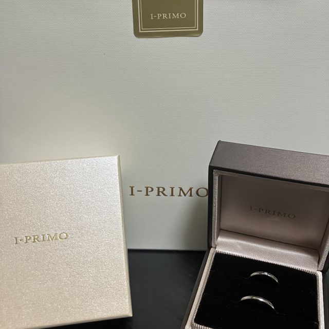 【アイプリモ(I-PRIMO)の口コミ】 細め・ストレートのシンプルなデザインの指輪です。内側には10文字以内で…
