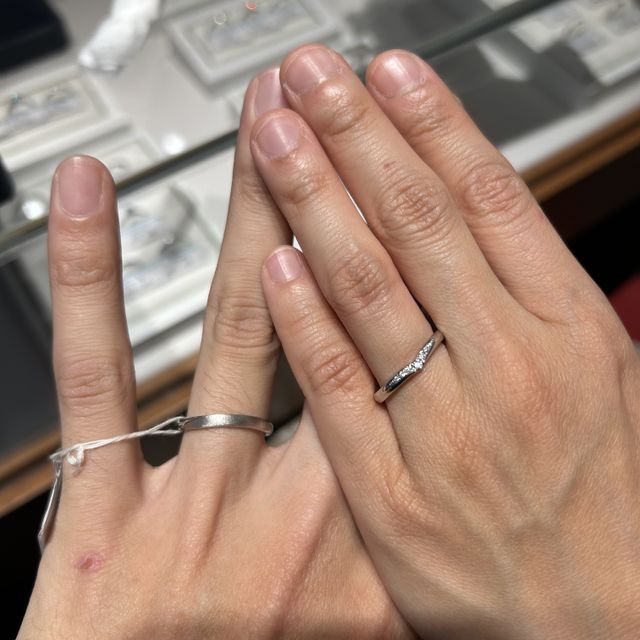 【銀座ダイヤモンドシライシの口コミ】 レディースの指輪のダイヤモンドの輝きがとても綺麗でデザインが他の指輪…