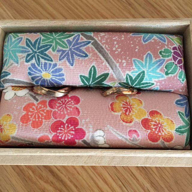 【杢目金屋(もくめがねや)の口コミ】 基本のデザインはありますが、オーダーメイドなので、色なども自由に作れ…