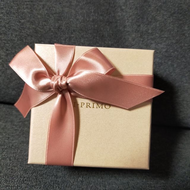 【アイプリモ(I-PRIMO)の口コミ】 デザインはシンプルめで仕事中もお互い付けやすいデザインを選びました。…