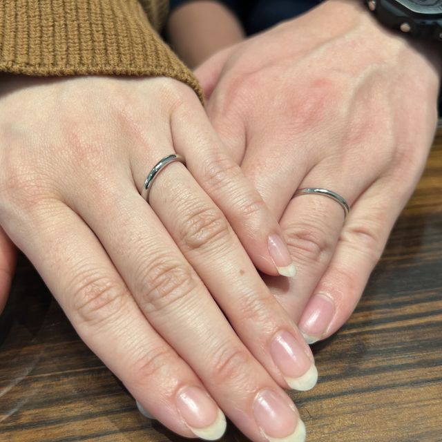 【ROYAL ASSCHER(ロイヤル・アッシャー)の口コミ】 店舗で選ぶ際にとても迷っていたのですが、色々な指輪を試着してみた結果…