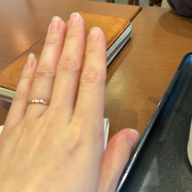 【TOMOE(トモエ)の口コミ】 シンプル・着け心地がとても良く、日々の服装に違和感なく着用できる点に…