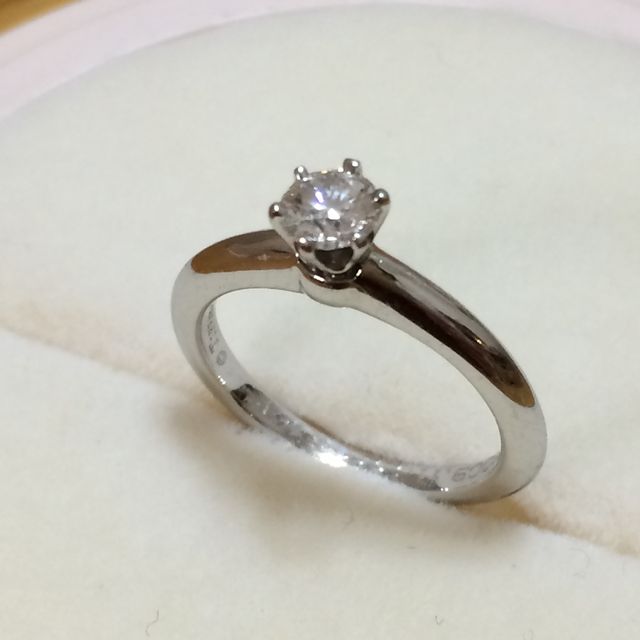 【ティファニー(Tiffany & Co.)の口コミ】 初めて見たときは定番のデザインでありきたりじゃないかと思いましたが、…