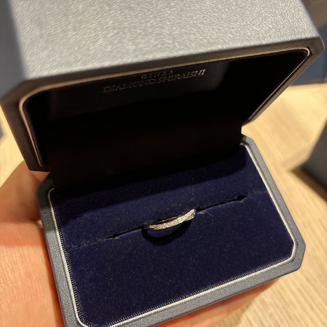 【銀座ダイヤモンドシライシの口コミ】 私はスターリーというデザインのものを、旦那はティアーオブリリーという…