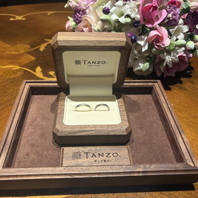 【TANZO.(鍛造指輪)の口コミ】 全く同じデザインではなく、私と夫で色味と加工が違うものを選択しました…
