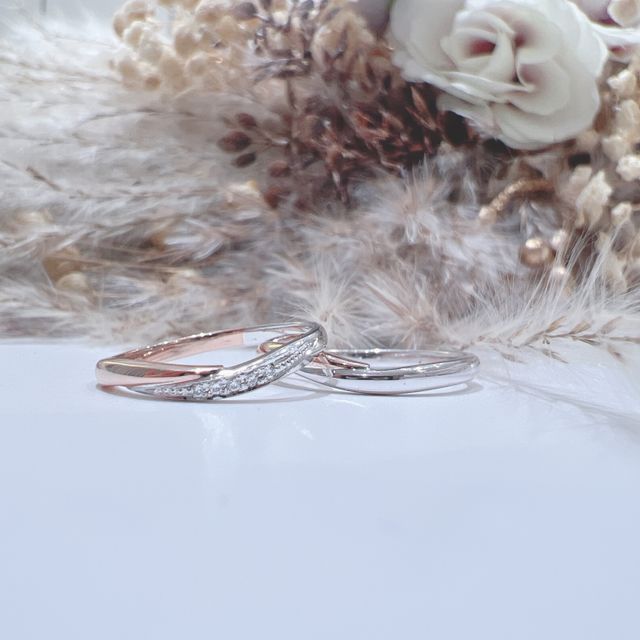 【BELETHE(ベルテ)の口コミ】 プラチナとゴールドの2つの素材が使ってある指輪で、ゴールドはさまざまな…