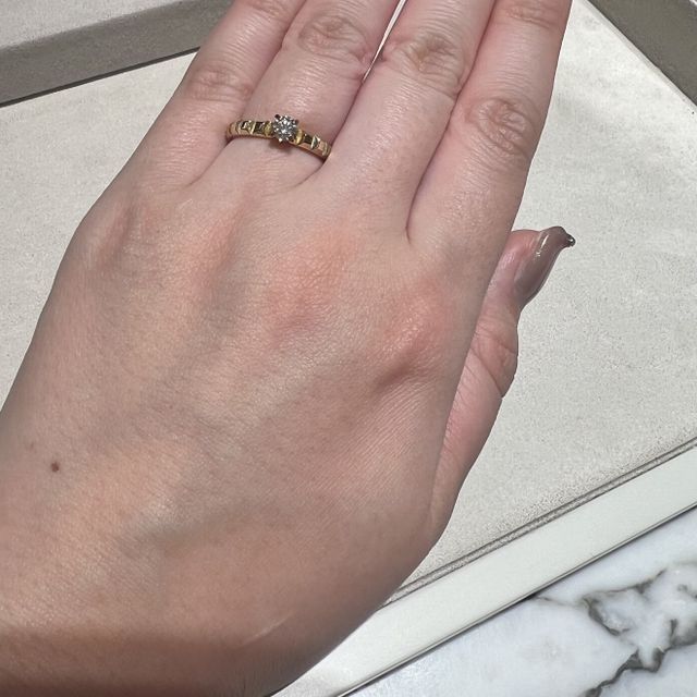 【ブシュロン(BOUCHERON)の口コミ】 ブシュロン定番のキャトルにダイヤがついた指輪です。
オーダーは基本不可…