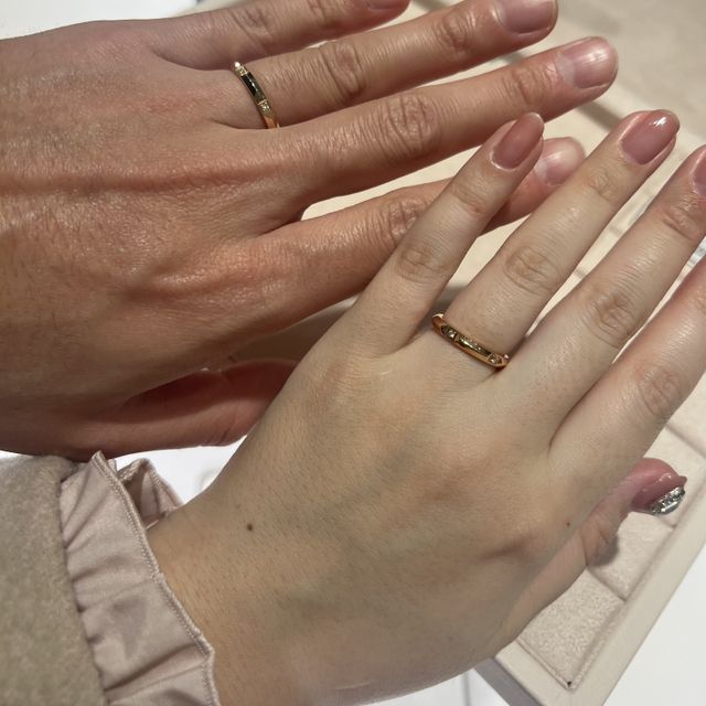 【ティファニー(Tiffany & Co.)の口コミ】 ダイヤが等間隔についてるデザイン性のある指輪です。凹んでいる部分とダ…