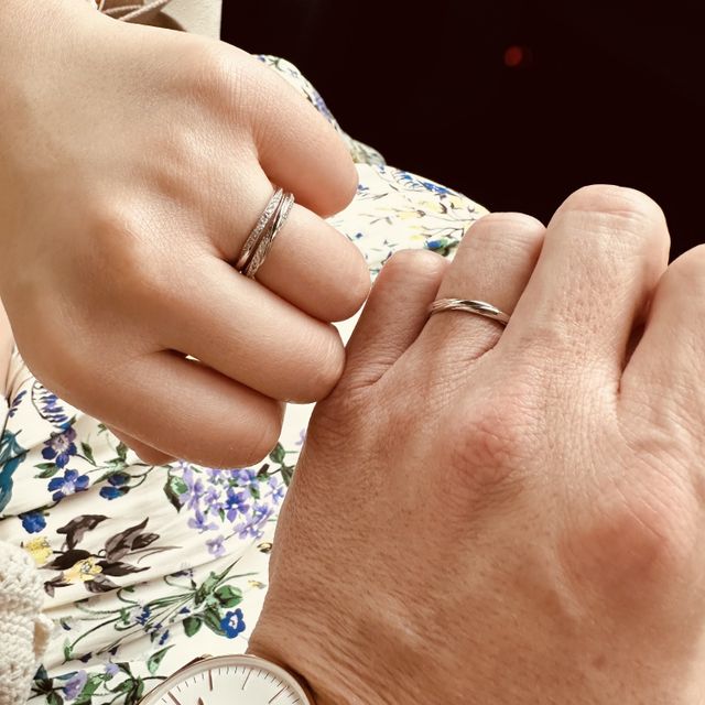 【銀座ダイヤモンドシライシの口コミ】 着け心地が大変良く、婚約指輪と重ね着けしても綺麗に違和感なく、ダイヤ…