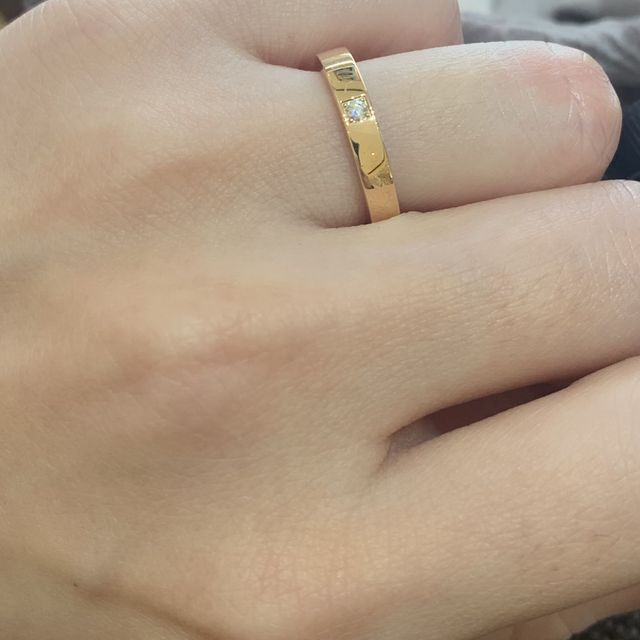 【ブルガリ(BVLGARI)の口コミ】 色味はゴールドを希望していることをお伝えすると、こちらの結婚指輪を試…