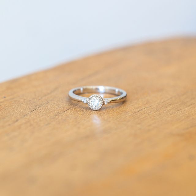 【ジュエリー工房 YAMAMOTOの口コミ】 旦那さんのお母さまの婚約指輪のリメイクを今回お願いしました。
元々のと…