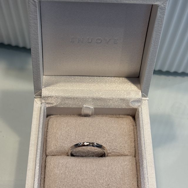 【ENUOVE(イノーヴェ)の口コミ】 完全に一目惚れ！
シンプルだけどよくみるとプラチナでゴールドが挟んであ…