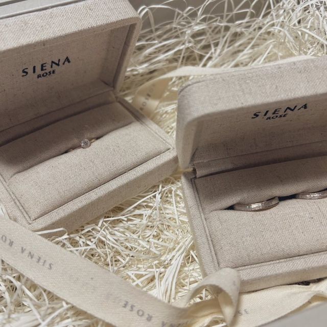 【SIENAROSE(シエナロゼ)の口コミ】 彼曰く何かをモチーフに作られている婚約指輪が意外となく、悩んでいると…
