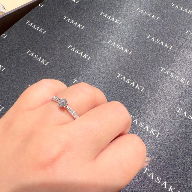 【TASAKI(タサキ)の口コミ】 地金が見えずにきらきらに輝く指輪が良かったのでパヴェダイヤのついたリ…
