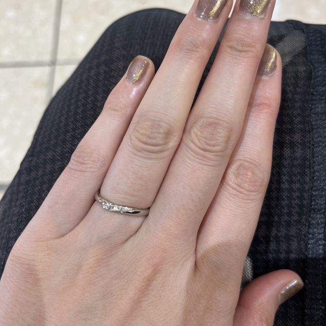 【銀座ダイヤモンドシライシの口コミ】 指馴染みが良く、着け心地がとても良いです。婚約指輪を買う予定が無いた…