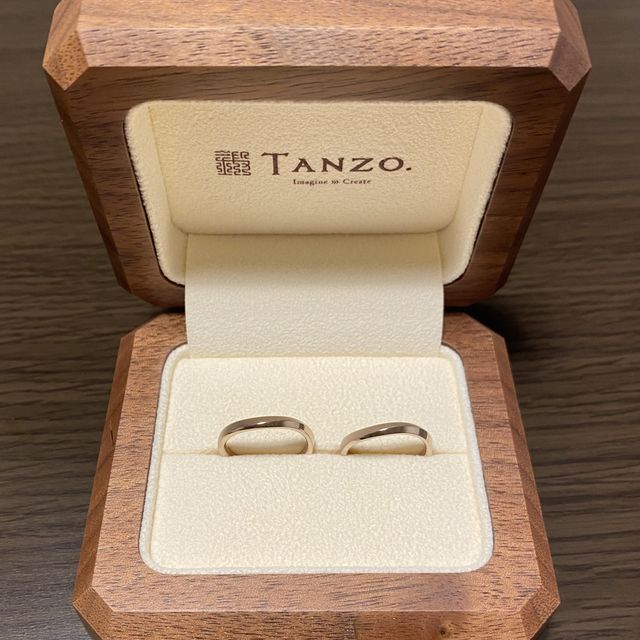 【TANZO.(鍛造指輪)の口コミ】 指輪はすべてTANZOオリジナルのカラー「コーラルゴールド」でお願いしまし…