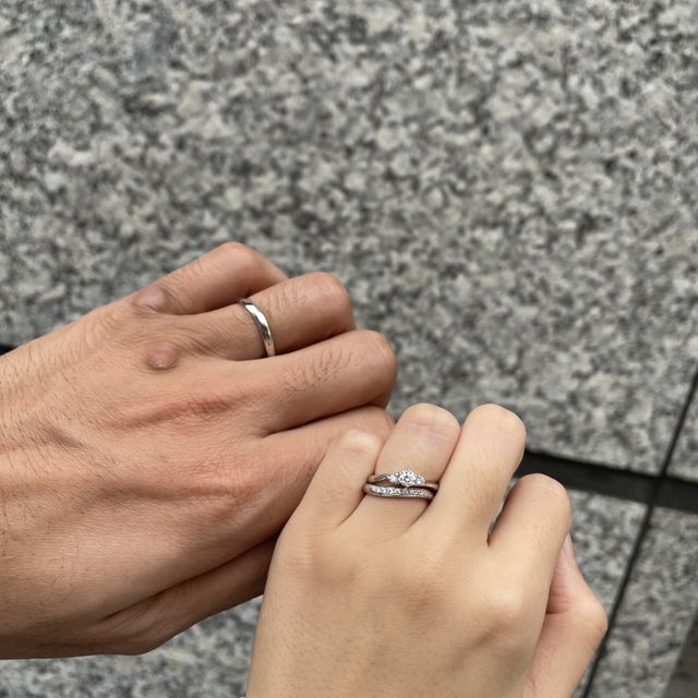 【ラザール ダイヤモンド(LAZARE DIAMOND)の口コミ】 指輪のおすすめポイントはゴージャスさです。上品な、かつゴージャスに見…