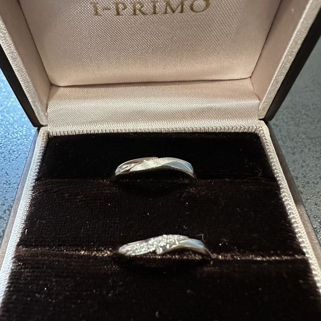 【アイプリモ(I-PRIMO)の口コミ】 色がとてもきれいで、ダイヤモンドもとっても美しいです。メンズの方は、…