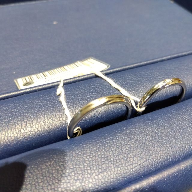 【銀座ダイヤモンドシライシの口コミ】 デザインが良くて選んびましたが、男女共に素敵なデザインで満足でした。…