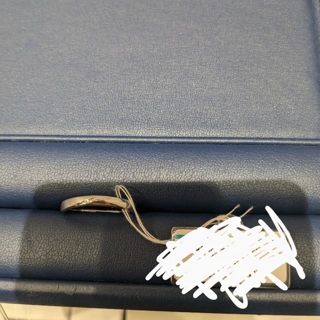 【銀座ダイヤモンドシライシの口コミ】 男性用は半分マット加工がされていました。ウェーブのリングですが、スト…