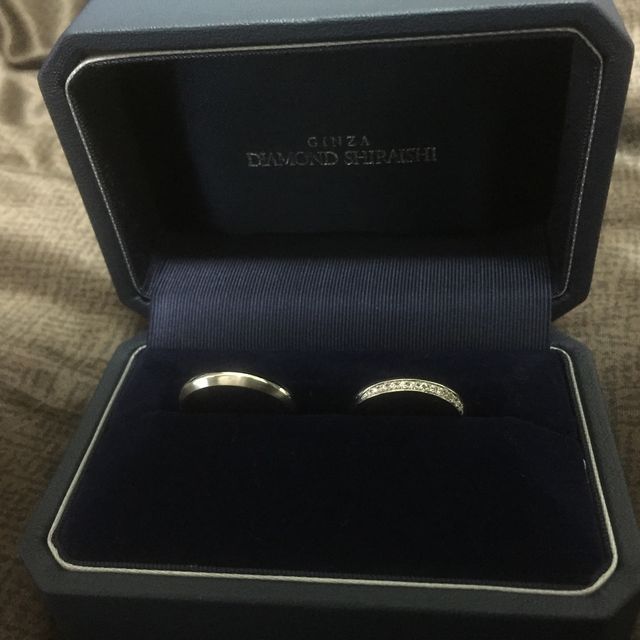 【銀座ダイヤモンドシライシの口コミ】 とにかくデザインが気に入りました。
シンプルなストレートのデザインで、…