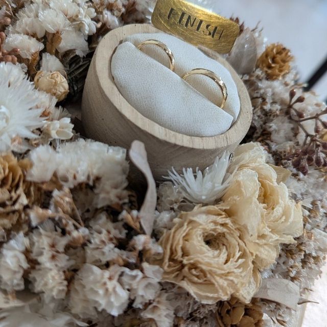 【ついぶ工房の口コミ】 自分達の手に馴染むイエローゴールドを選びました。槌目加工を入れて、オ…