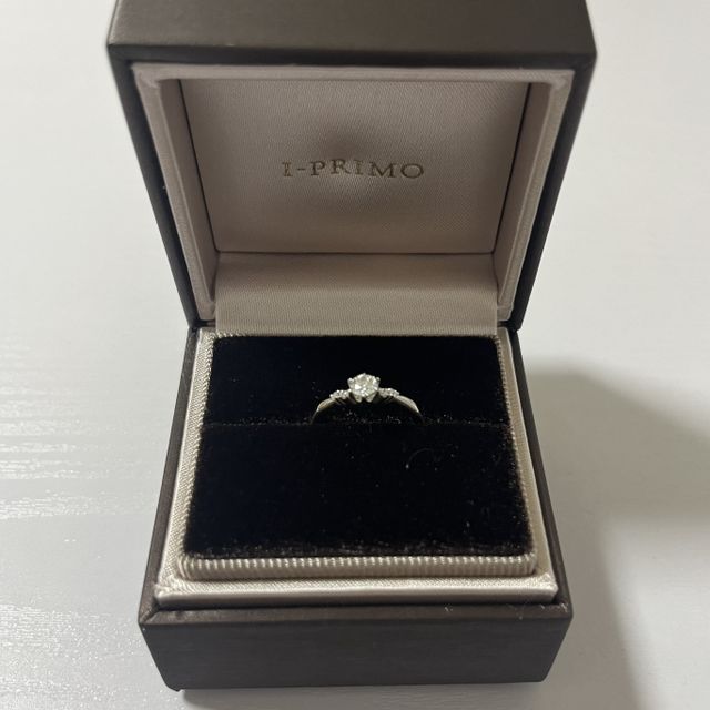 【アイプリモ(I-PRIMO)の口コミ】 普段使いできて、結婚指輪と重ね付けができるシンプルなデザインを選びま…