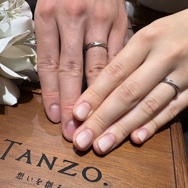 【TANZO.(鍛造指輪)の口コミ】 購入時に結婚指輪とは別に入籍指輪の作成を提案されました。
せっかくなの…