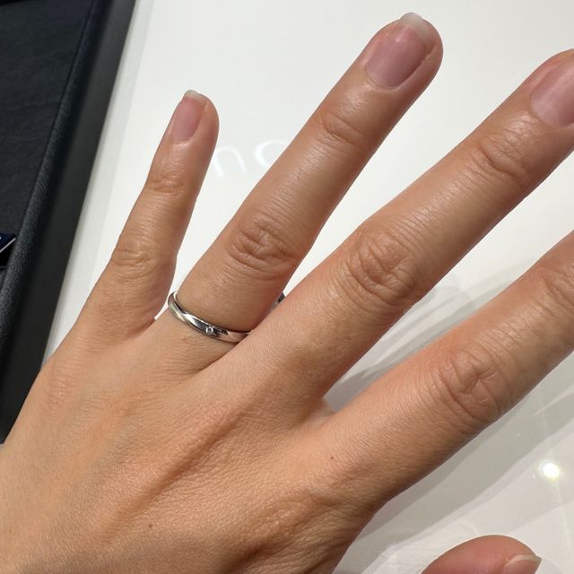 【ROYAL ASSCHER(ロイヤル・アッシャー)の口コミ】 とてもシンプルなデザインになっていて、日常生活で使いやすい。
ダイヤモ…