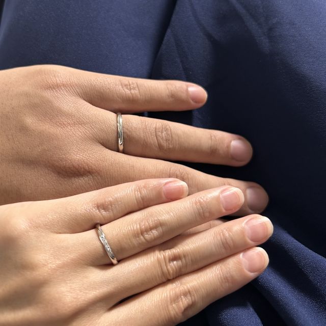 【アイプリモ(I-PRIMO)の口コミ】 2本の指輪のラインが合わさることで一体感を感じられる
シンプルだけどダ…