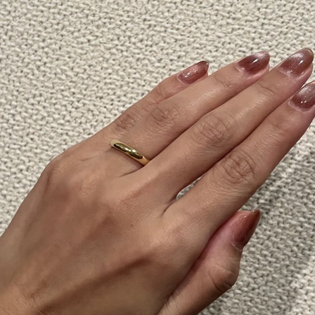 【ラザール ダイヤモンド(LAZARE DIAMOND)の口コミ】 シンプルなイエローゴールドのリングを探しておりました。
細すぎず太すぎ…
