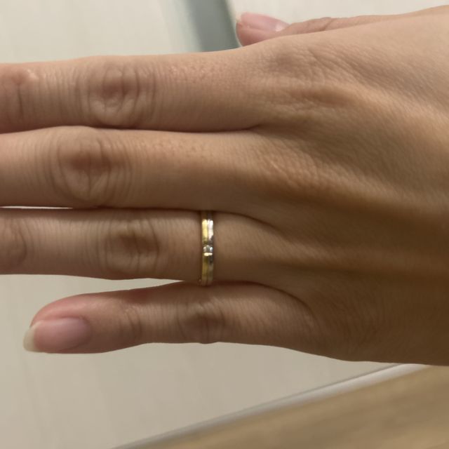 【ラザール ダイヤモンド(LAZARE DIAMOND)の口コミ】 付け心地、ダイヤモンドの輝きがすばらしい。
初めて試着したときの指通り…