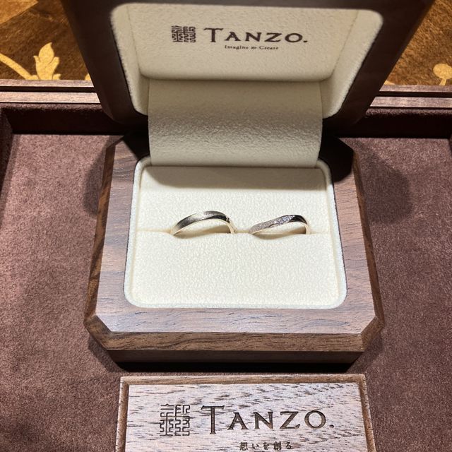 【TANZO.(鍛造指輪)の口コミ】 自分で色や形デザインを細かく決めることができました。色はゴールドです…