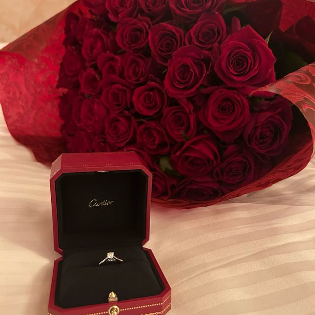 【カルティエ(Cartier)の口コミ】 一粒ダイヤが輝くものがほしくて、それを彼が叶えてくれました！
結婚指輪…