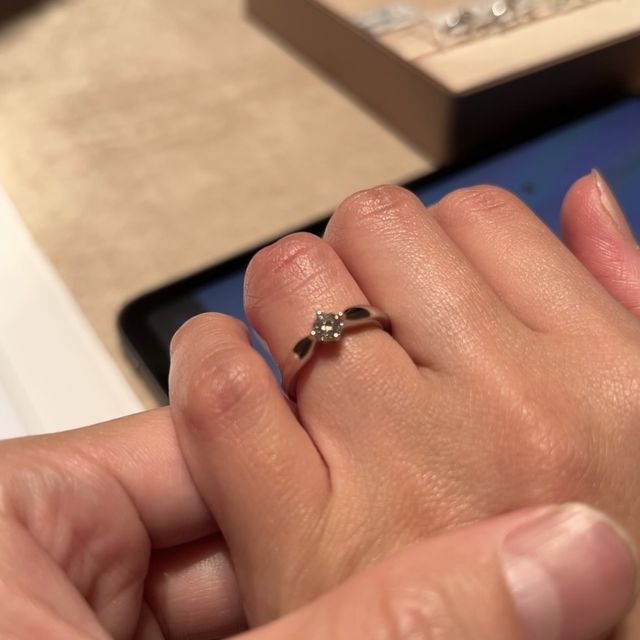 【ブルガリ(BVLGARI)の口コミ】 シンプルな一粒ダイヤの婚約指輪を探していました。Instagram等でよく見か…