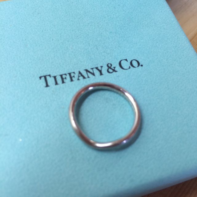 【ティファニー(Tiffany & Co.)の口コミ】 当初は石のついた指輪（一粒かハーフエタニテイ）を希望していましたが、…