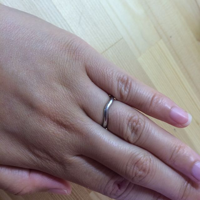 【ティファニー(Tiffany & Co.)の口コミ】 当初は石のついた指輪（一粒かハーフエタニテイ）を希望していましたが、…