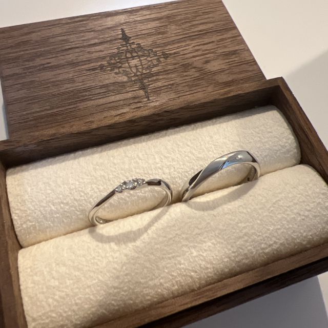 【PORTADA(ポルターダ)の口コミ】 店舗でたくさん試着させていただいた中で、2人とも気に入ったデザインの物…