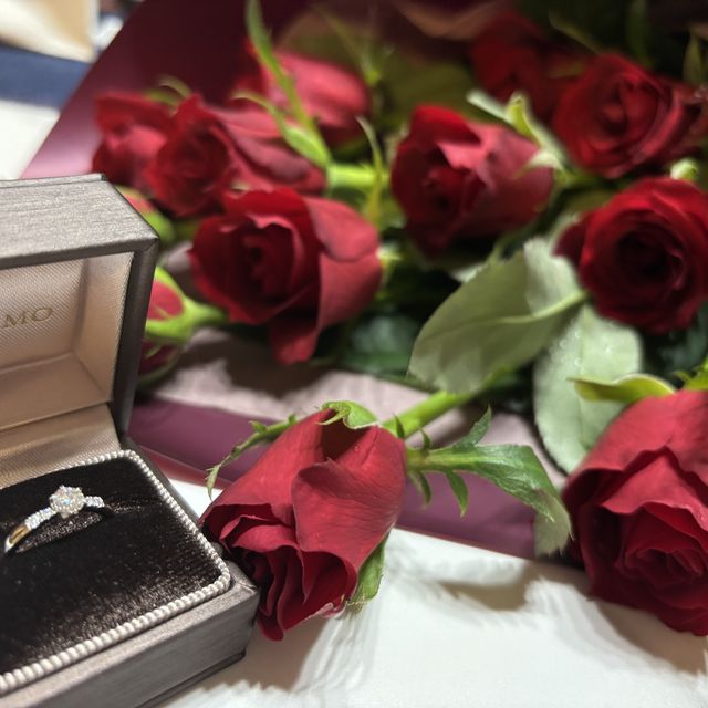 【アイプリモ(I-PRIMO)の口コミ】 ダイヤに光を取り込むセッティングになっているため、煌めきにうっとりし…