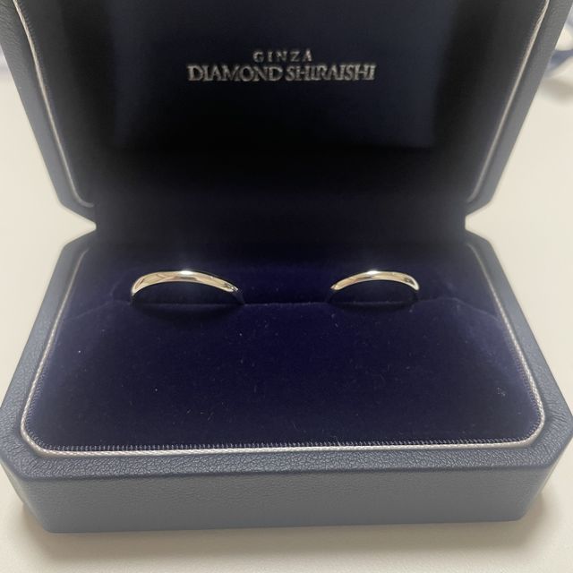 【銀座ダイヤモンドシライシの口コミ】 着け心地が良く、飽きのこないデザインに魅力を感じました。シンプルなの…