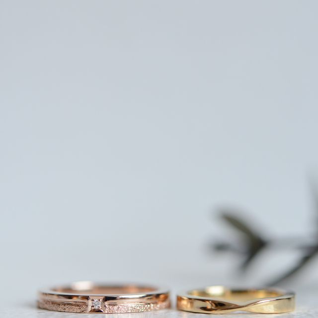 【CRAFY(クラフィ)の口コミ】 真ん中に線が入っているのがこだわりポイントです。
また指輪の形じたいに…