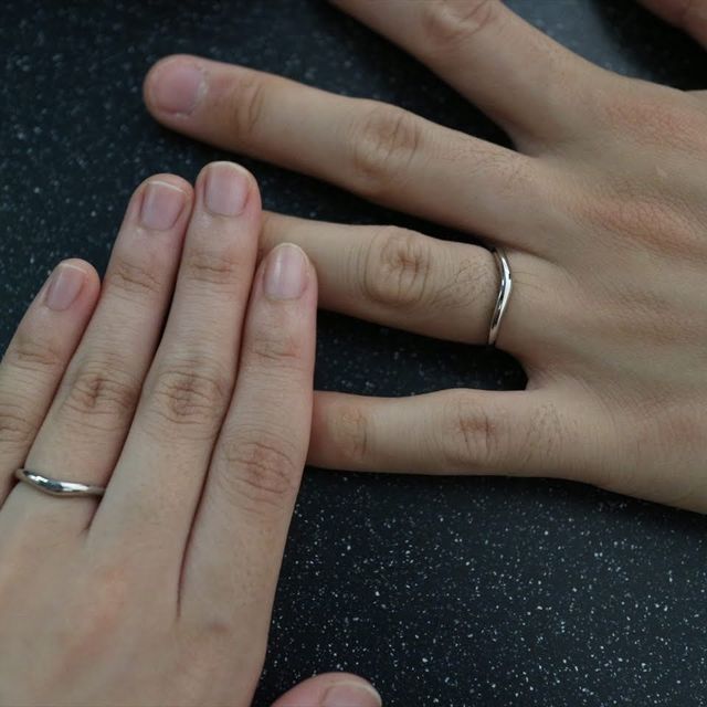 【ブルガリ(BVLGARI)の口コミ】 結婚指輪は夫婦で同じデザインのものにしたかったため、あまり装飾の付い…
