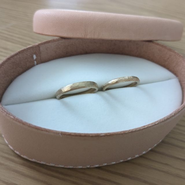 【atelier tamari(アトリエタマリ)の口コミ】 他にはないデザインに惹かれました。ダイヤモンドの粒子を吹きかけた、ダ…