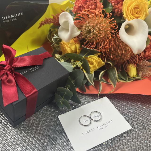 【ラザール ダイヤモンド(LAZARE DIAMOND)の口コミ】 絶対ダイヤがついてるものが良かったのですが、デザインでピンときたのが…