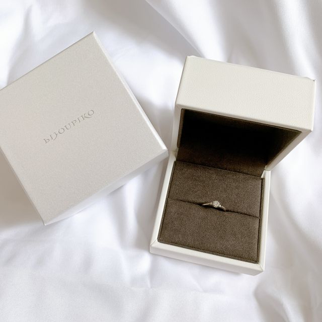 【TOWA(永遠)の口コミ】 シンプルで可愛い。あまり派手すぎないシンプルなものが良かったので、結…