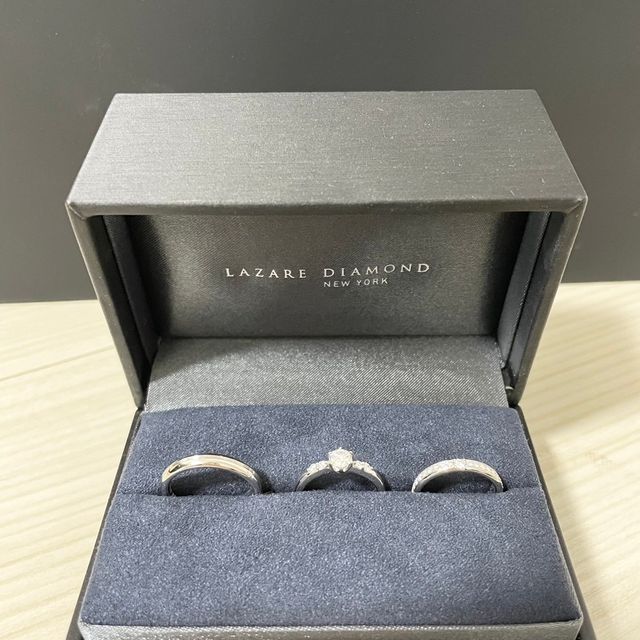 【ラザール ダイヤモンド(LAZARE DIAMOND)の口コミ】 シンプルですが、カッティングブランドらしくとてもエレガントです。
実際…