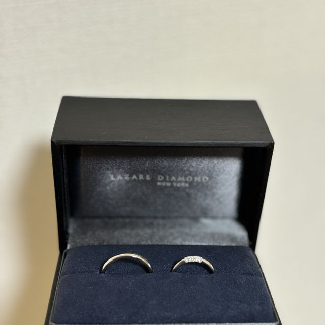 【ラザール ダイヤモンド(LAZARE DIAMOND)の口コミ】 スリーサイド
ストレートのデザインを希望し、いくつか持ってきていただい…