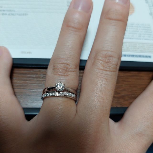 【PILOT BRIDAL(パイロットブライダル)の口コミ】 日本のメーカーであるパイロットさんによる結婚指輪です。一般的ではない…