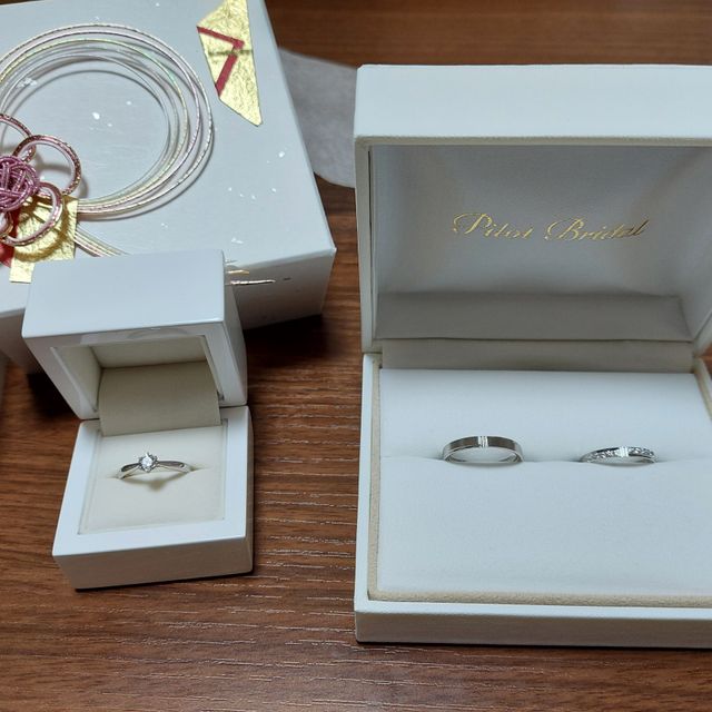 【PILOT BRIDAL(パイロットブライダル)の口コミ】 日本のメーカーであるパイロットさんによる結婚指輪です。一般的ではない…